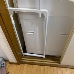 収納棚　伸縮性有り！の画像