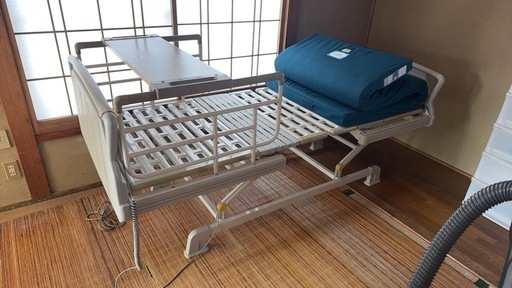 パラマウントベッド　介護ベッド　電動