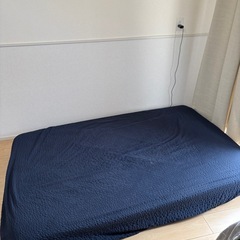 【シーツ、ボックスカバーつき】セミダブルマットレスの画像
