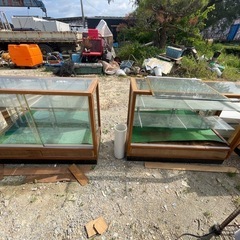 ガラスショーケースの画像