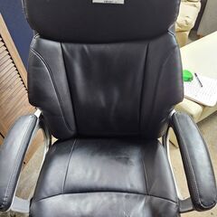 リサイクルショップどりーむ天保山店　No1495　訳あり価格！　デスクチェア　ニトリ　ブラック　※全体的に破れ等あり(´;ω;｀)の画像