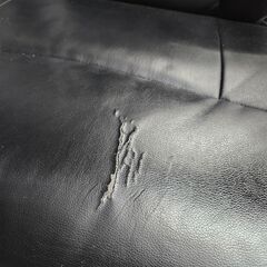 リサイクルショップどりーむ天保山店　No1495　訳あり価格！　デスクチェア　ニトリ　ブラック　※全体的に破れ等あり(´;ω;｀)の画像
