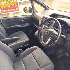 トヨタ ヴォクシー 1.8 ハイブリッド Vの画像