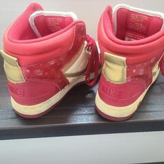 NIKE　ハイカット　バレンタイン限定　24.5cmの画像