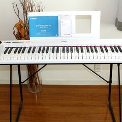 ヤマハ YAMAHA 電子ピアノ  NP-32 WHほぼ新品です。