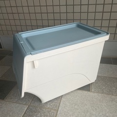 重ねて使える蓋付き衣装ケース スリム ブルー の画像