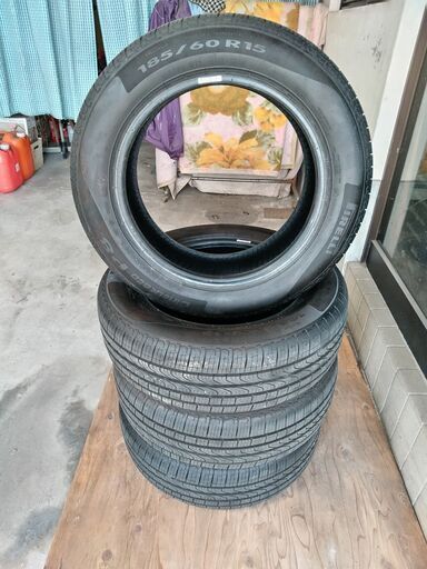 ピレリ　P8　オールシーズン　185/60r15