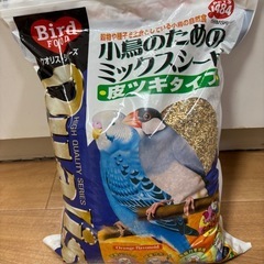 インコの餌　クォリス3.6kg未開封