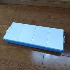 絵の具ケース2個