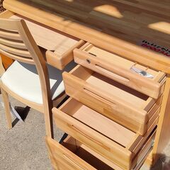 新品未使用品 　無垢　光サンデスク　学習机＆チェアの画像