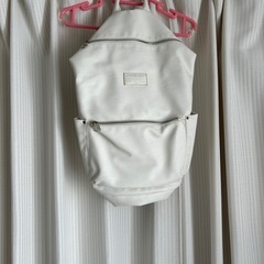 中古品　リュック　レディース　白
