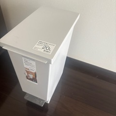 ゴミ箱の画像
