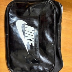 NIKE エナメルバッグ