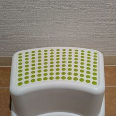 踏み台　イケアの画像