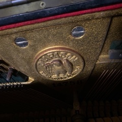 アップライトピアノの画像