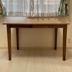 ダイニングテーブル（伸縮)