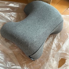 無料　枕　テーブルで寝れる