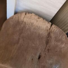 一枚板のテーブルの画像