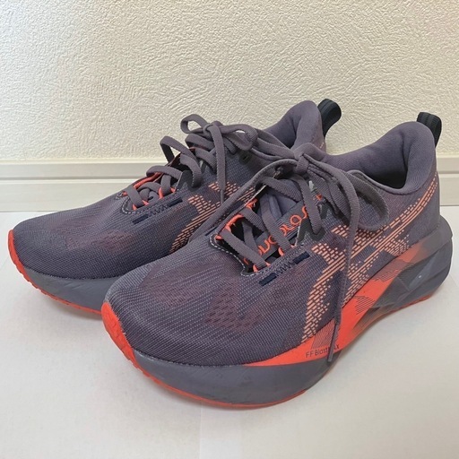 ランニングシューズ　ASICS　ノヴァブラスト５　23cm