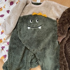 冬用ベビー服3点の画像