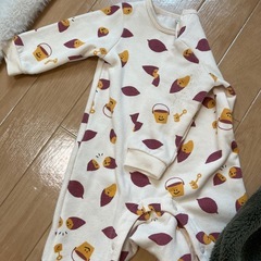 冬用ベビー服3点の画像