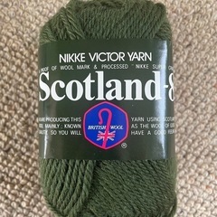 ③ニッケビクタースコットランド8♡カーキ毛100%新品7玉の画像