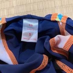 子ども服　キッズ　女子　130と140  Tシャツ（無印良品含）ズボン、水着の画像