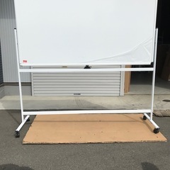 No.30 脚付きホワイトボードの画像