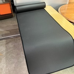 美品　トレーニングマット フィットネスマット ブラック 10mm adidas ヨガマットの画像
