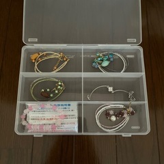 ビーズアクセサリーなど