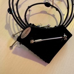 Georgio Armani ブローチの画像