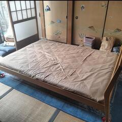 ダブルベッド