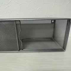 メッシュ収納棚/小物入れ・スライド扉式・壁掛け/床置き・幅50×奥行18×高さ16.5cmの画像