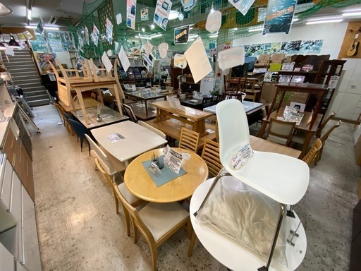 【愛品館 江戸川店 】背もたれ付きベンチ2脚のダイニング3点セット NITORI（ニトリ）