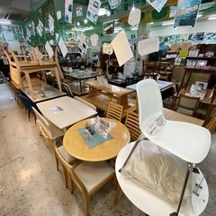 【愛品館 江戸川店 】背もたれ付きベンチ2脚のダイニング3点セット NITORI（ニトリ）の画像