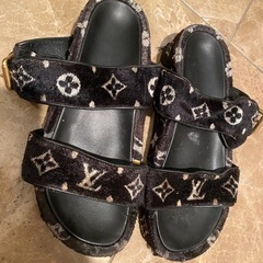 貰い手が決まりました！ルイヴィトン　サンダルの画像