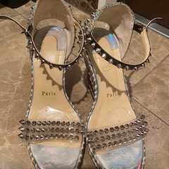 ルブタン　サンダルの画像