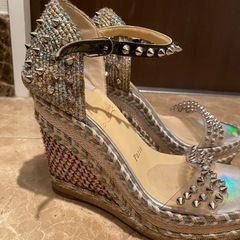 ルブタン　サンダルの画像