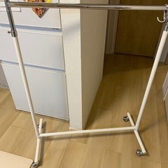 キャスター付きハンガーラック