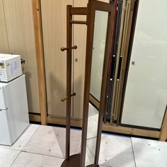 回転式スタンドミラー ハンガーラック付きの画像