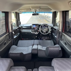Bluetoothナビ付き☆25年式！月々1.2万円〜分割払い可❗️ 車検2年付き！【名義変更代込み】大人気☆ホンダ N-BOXカスタム☆ステアリングスイッチ付き☆Bluetoothナビ付き☆走行中DVD見れます☆ETC付き☆便利なバックカメラ付き☆電動スライドドア♪しかも両側☆ドラレコ付き☆スマートキー☆フルオートエアコン☆事故歴修復歴なし☆そのまま乗って帰れます❗️の画像