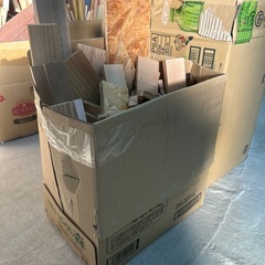 【木工屋の焚き付け端材セット】《4.4kg》乾燥材　バーベキュー　焚き火の画像