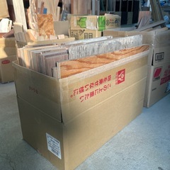 【木工屋の焚き付け端材セット】《19.9kg》乾燥材　バーベキュー　焚き火の画像