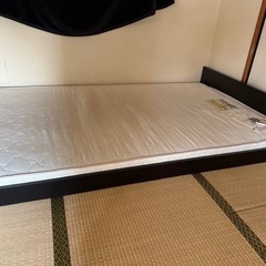ダブルベッド