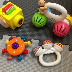 赤ちゃんのおもちゃ  4つセット