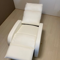 コンパクトリクライニングチェアの画像