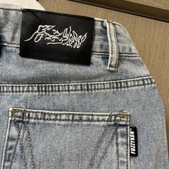 fuzzykon ダメージジーンズ クラッシュデニム バギー フレア Lサイズの画像