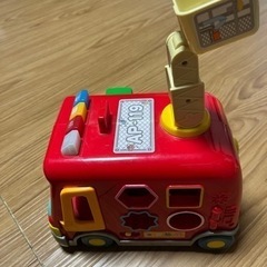 アンパンマン消防車のおもちゃの画像