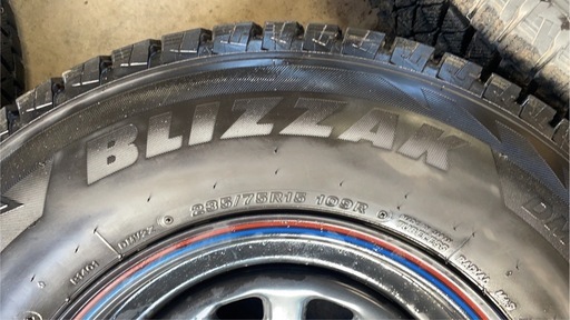 235/75R15ブリヂストンスタッドレス　ホイール付き4本セット