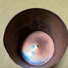 金属製の鉢植えの画像